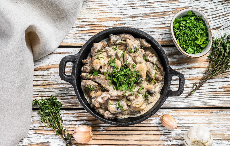 Cum să prepari vită Stroganoff