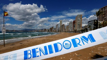 Plajele din Benidorm sunt momentan închise Foto: EPA-EFE/Manuel Lorenzo
