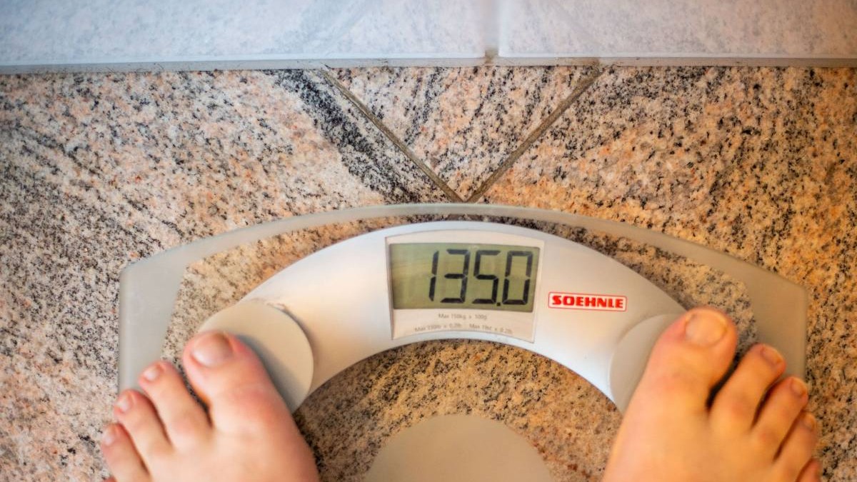 Un cantar care indica 135 kilograme