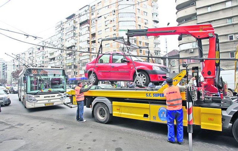Senatorii le dau veşti bune şoferilor în Săptămâna Mare: Maşinile parcate aiurea nu vor mai fi ridicate!