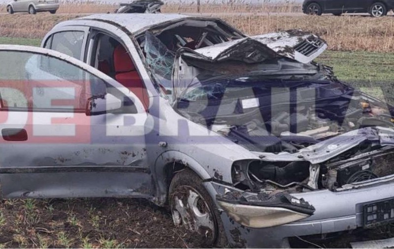 Un tânăr din Brăila, fără permis auto, a murit după ce s-a răsturnat cu mașina pe câmp. A cui era mașina