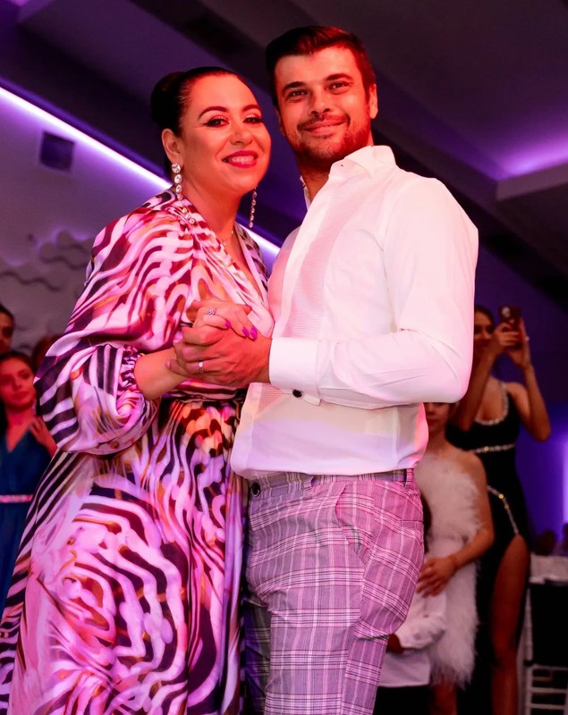 Oana Roman și Marius Elisei au divorțat, dar sunt împreună. De ce nu mai vrea vedeta să se recăsătorească. „M-am lăsat păgubașă”
