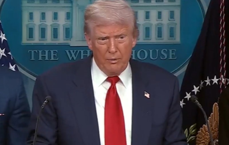 Gafa făcută de Donald Trump într-o conferință de presă: „Este jenant să mă aflu aici” I VIDEO  