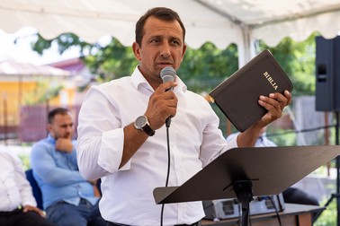Petrică, pastorul bisericii penticostale din Bărbulești