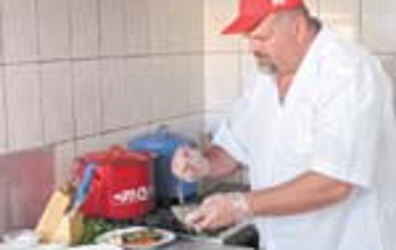 Dorel Onaca e specialist in peste la gratar