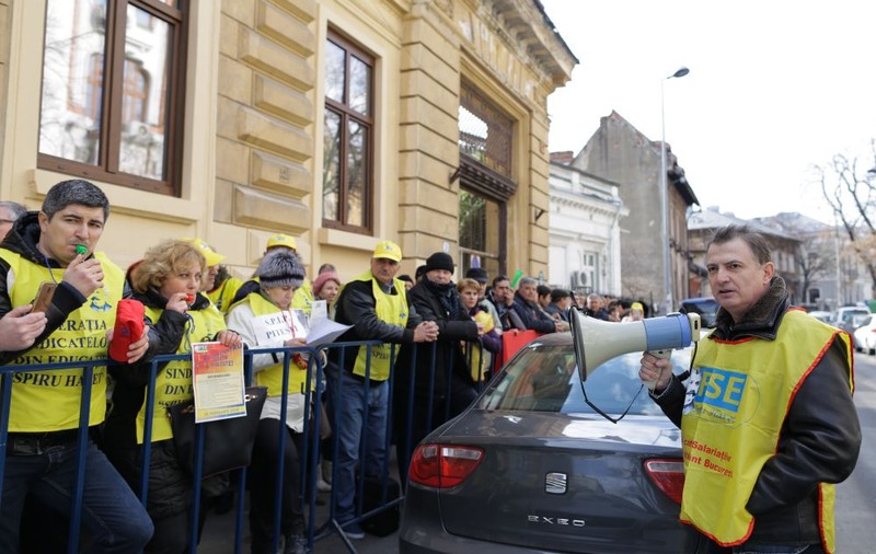 Protest al profesorilor la Ministerul Educației | FOTO