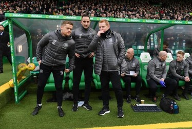 Neil Lennon (stânga) și cei doi ”secunzi”, Kennedy și fostul internațional irlandez Damien Duff