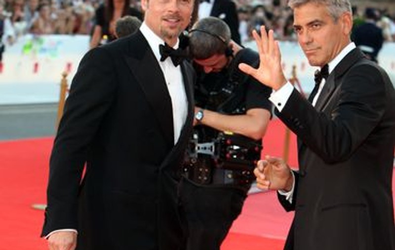 George Clooney şi Brad Pitt au pus un pariu inedit. Vezi despre ce e vorba!