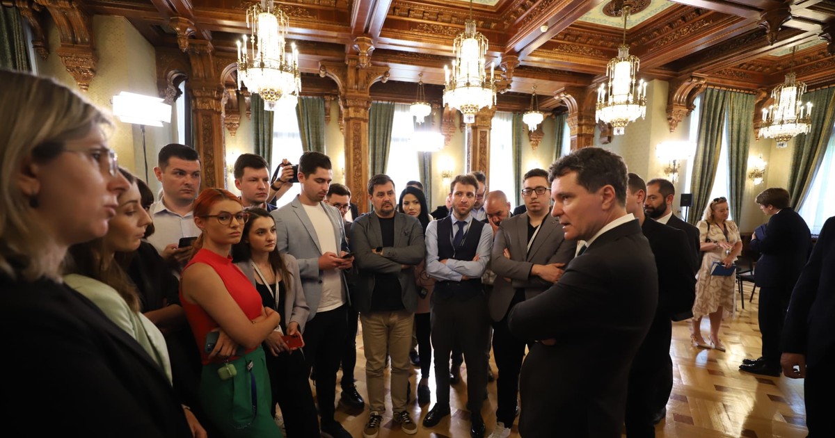 Președintele României, Nicușor Dan, cu jurnaliștii, după prima conferință de presă ținută la Palatul Cotroceni în calitate de șef de stat, pe 4 iunie 2025