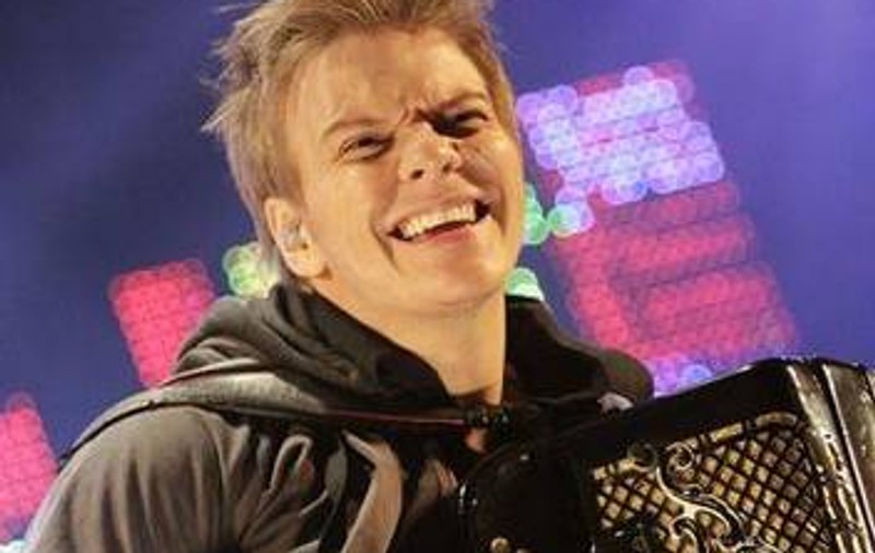 Uite cum sună "Ai se eu te pego" în varianta originală, româneşte, engleză şi japoneză | VIDEO