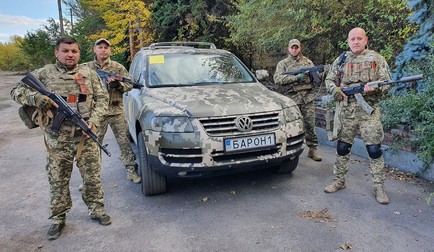 Numărul de înmatriculare al SUV-ului: „Baron 1”