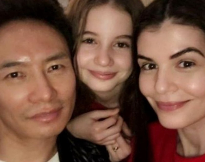 Irina Columbeanu îi spune „tati” lui Mr. Pink: „E un tată vitreg perfect”. Și-ar dori să meargă în Tibet, locul natal al soțului Monicăi Gabor