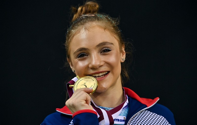 Sabrina Voinea, gimnasta de 15 ani care a câştigat două medalii de aur la Doha: „Vreau din tot sufletul să merg la Olimpiadă”