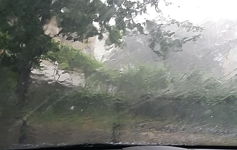 Cod galben de ploi torențiale în Transilvania și alte trei regiuni din țară