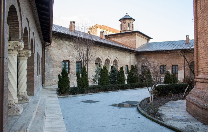 Biserica să pună la dispoziții spațiile de cazare din mânăstiri pentru carantină, propune un deputat PNL