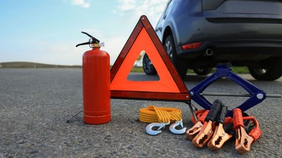 stingator-auto-triunghi-reflectorizant-cabluri-curent-masina