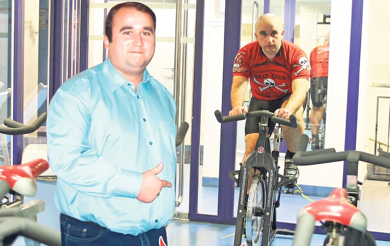 Din obez, antrenor de fitness