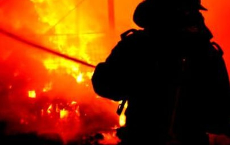 Incendiu în bucătăria unui restaurant din Mamaia. O persoană s-a intoxicat cu fum
