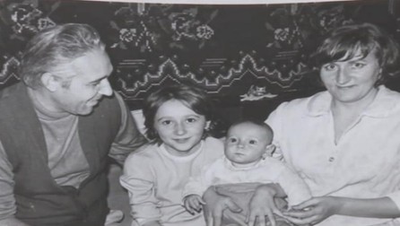 Ioana, fetița mai mare familiei Bărbat, și-a văzut mama murind, iar apoi a așteptat printre victime ca tatăl ei să iasă din operație