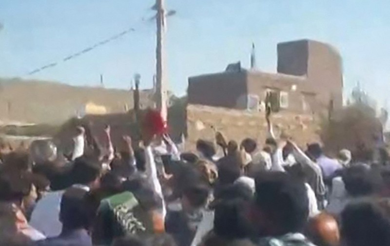 Doi oficiali din poliția iraniană au fost concediați după intervenția violentă de la protestele soldate cu zeci de morți