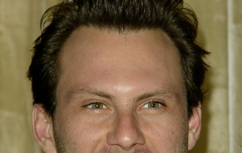 Actorul Christian Slater, dat în judecată de propriul tată: "A încercat să mă omoare înainte să mă nasc"