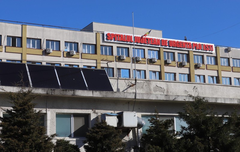 Un pacient al Spitalului Judeţean Ploieşti a murit, după ce s-a aruncat de la etajul 5 al clădirii