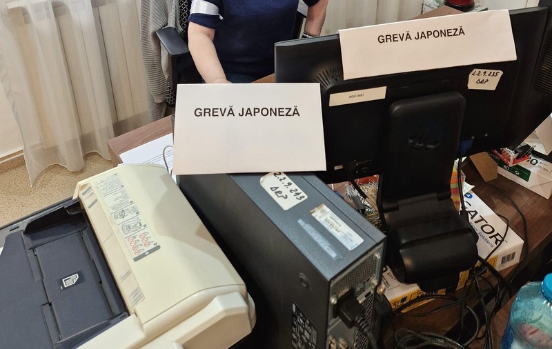 Angajații din Guvern au intrat în grevă japoneză, după refuzul lui Ciolacu de a le crește salariile