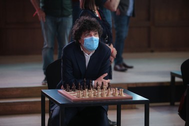 Primarul Capitalei, Nicușor Dan, așteaptă prima mutare din partea lui Garry Kasparov