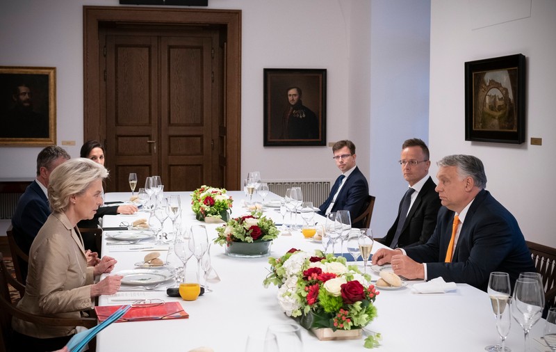 Ungaria continuă să blocheze propunerea UE privind embargoul asupra petrolului rusesc: „Ne-ar ruina”