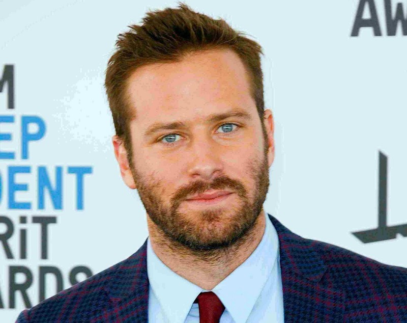 Actorul Armie Hammer, acuzat de abuz sexual și emoțional, neagă totul și spune că, în ciuda situației, este „recunoscător”