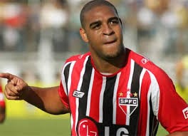 Adriano, un uriaş. Şi la propriu, şi la figurat