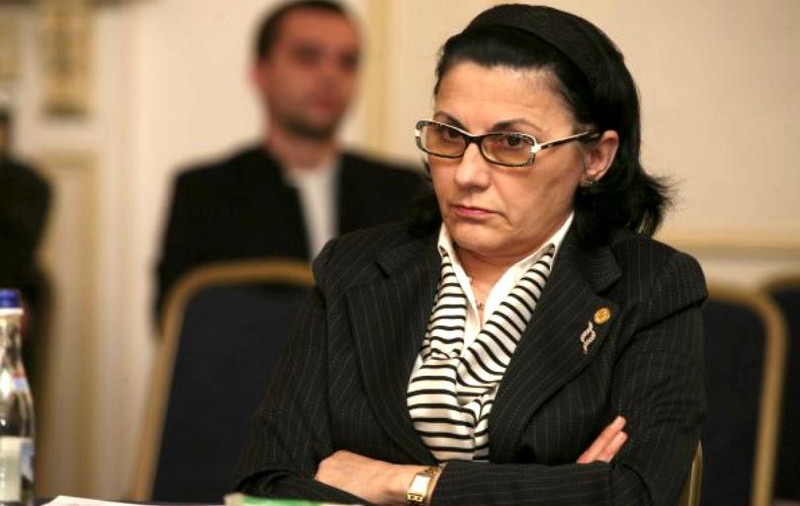 Ministrul Educației spune că nu va renunța la ora de religie în școli: „Trebuie să se centreze pe principiile morale”
