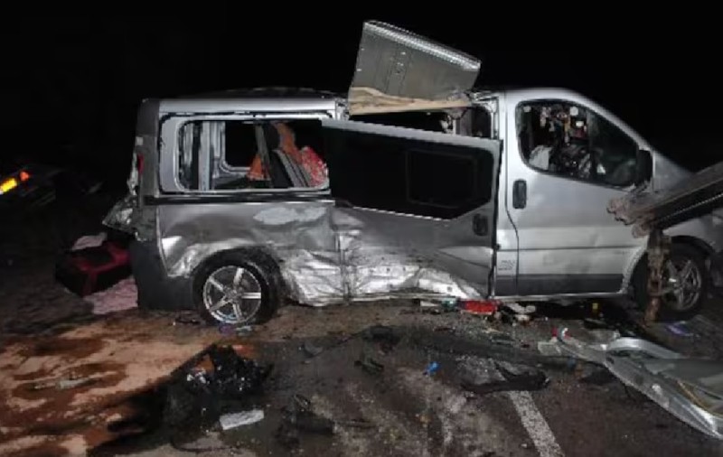 Accident cu 11 victime, șase din România, provocat de un șofer român, pe o șosea din Germania
