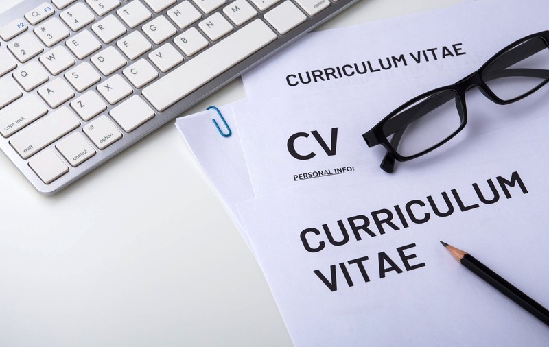 Cum să faci un CV profesionist – modele de CV pentru angajare