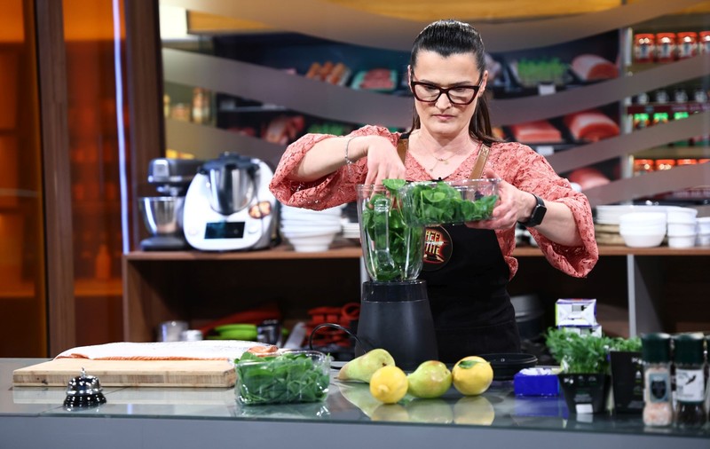 Cine este Mihaela Băișanu concurenta de la audițiile noului sezon „Chefi la cuțite”. „Am văzut jumătate de Hollywood cât am stat acolo”