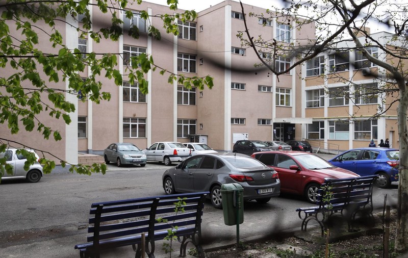 Elevul de la liceul Ion Creangă din București care a înjunghiat o profesoară rămâne în arest. Curtea de Apel i-a respins contestația