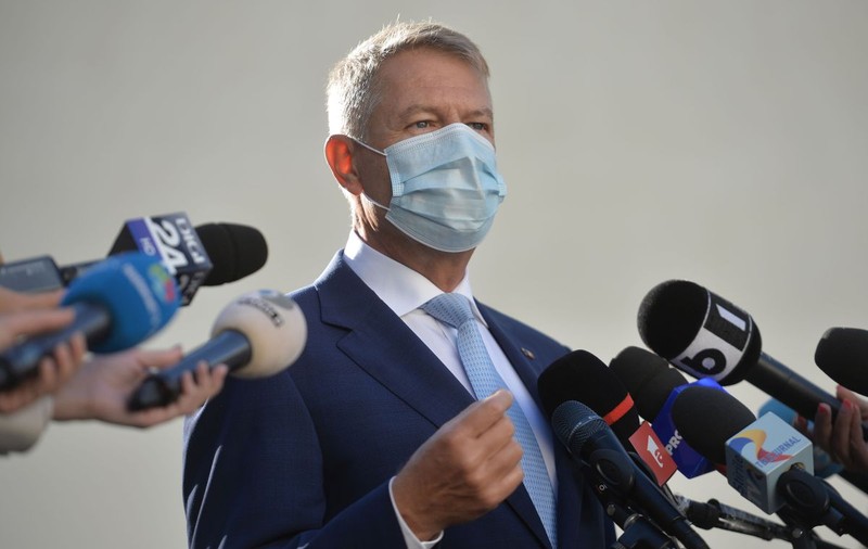 Klaus Iohannis, despre fotografia cu Marcel Ciolacu fără mască în restaurant: “Cât de greu poate să fie și pentru un PSD-ist să își pună o mască?”