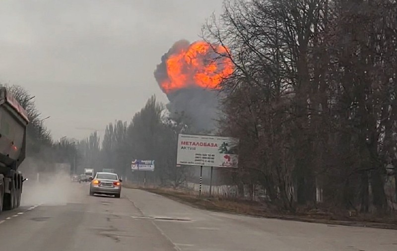 Zece civili greci au fost uciși de o bombă rusească lângă Mariupol, a anunțat premierul elen