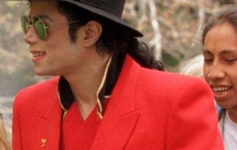 Michael Jackson ar fi avut un fiu secret pe care l-a crescut familia sa
