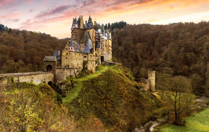 Burg Eltz – unul dintre cele mai impresionante castele din Germania