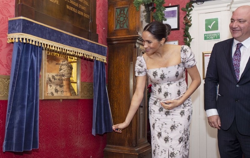 Meghan Markle nu vrea să nască în același spital cu Kate Middleton și Prințesa Diana