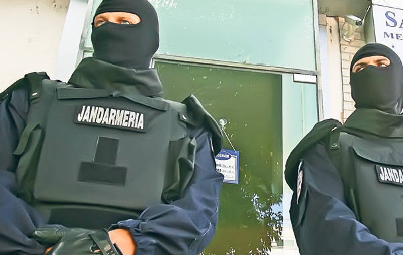 DOSARUL BANCHERILOR: Zece persoane au fost reținute pentru 29 de zile