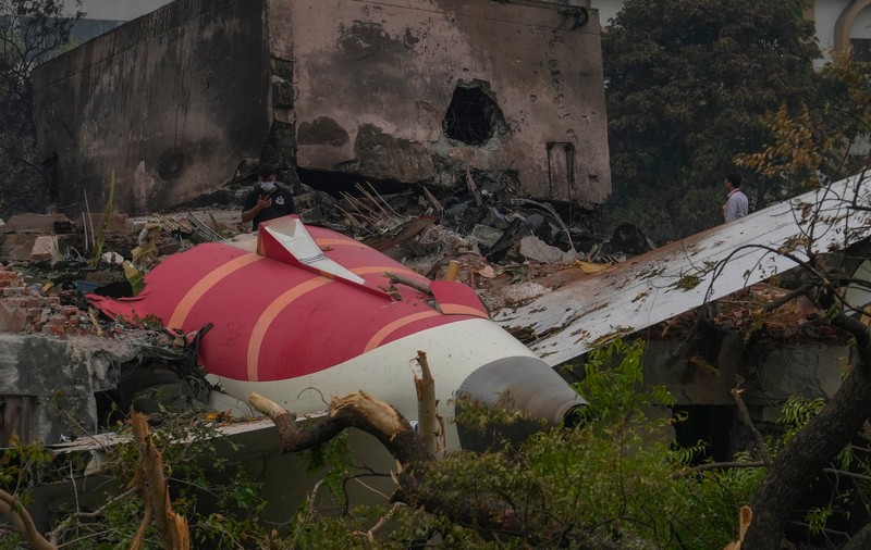 Primul pas către aflarea motivului prăbușirii avionului Air India: cutiile negre au fost găsite
