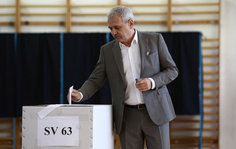 VIDEO & FOTO / Mesajul transmis de Liviu Dragnea, după ce votat la referendum: "Nu e un vot împotriva unei minorităţi sexuale!"