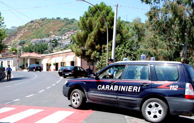 O româncă a produs haos pe șosele din Italia. Intervenția poliției i-a salvat viața