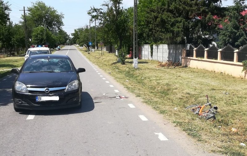 Bicicliştii pot fi un real pericol pe şosele! Sfaturile poliţiştilor pentru şoferi şi amatorii plimbărilor pe două roţi