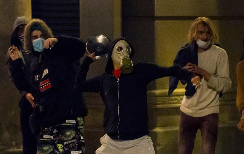 VIDEO| Proteste violente la Barcelona din cauza reintroducerii măsurilor de carantină