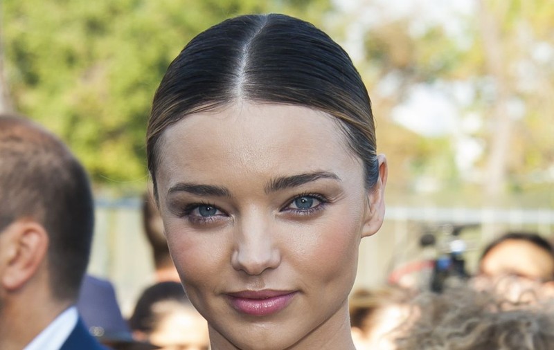 MIRANDA KERR, mai DECOLTATĂ ca NICIODATĂ! TOŢI OCHII au fost pe EA! | FOTO