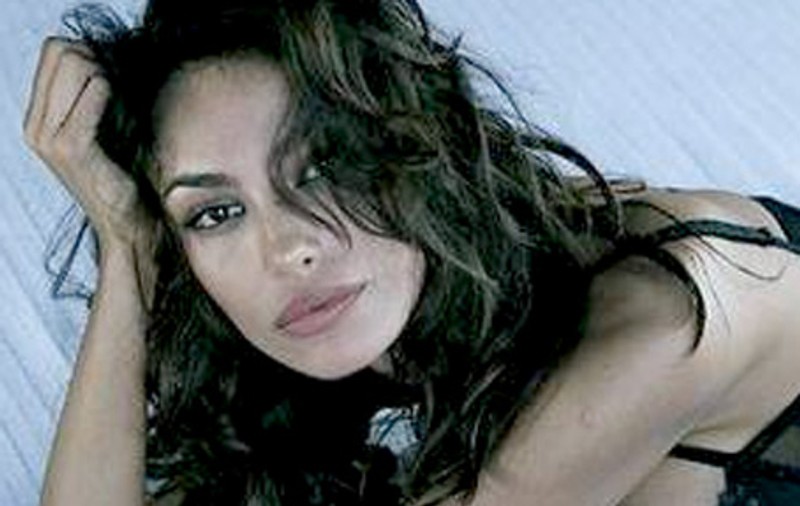 Nici bine nu a plecat din România, că MĂDĂLINEI GHENEA i s-a făcut dor de...