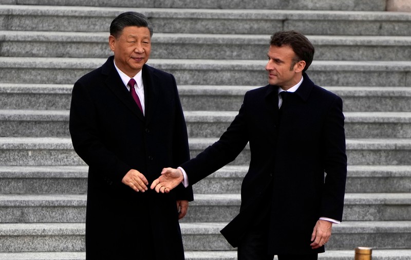 Apelul lui Macron către Xi Jinping, în timpul vizitei la Beijing: „Știu că pot conta pe tine pentru a aduce Rusia înapoi la rațiune”